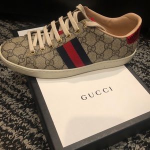 AUTHENTIC**Gucci sneakers